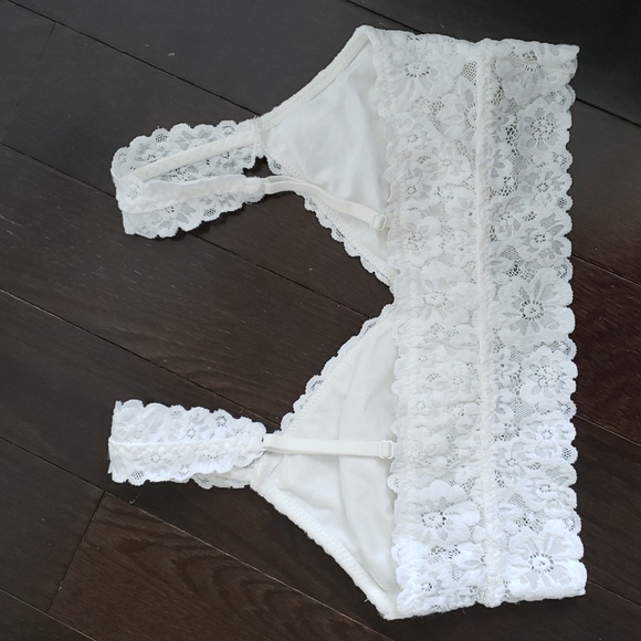 2 Bralettes size M - Picture 3 of 8